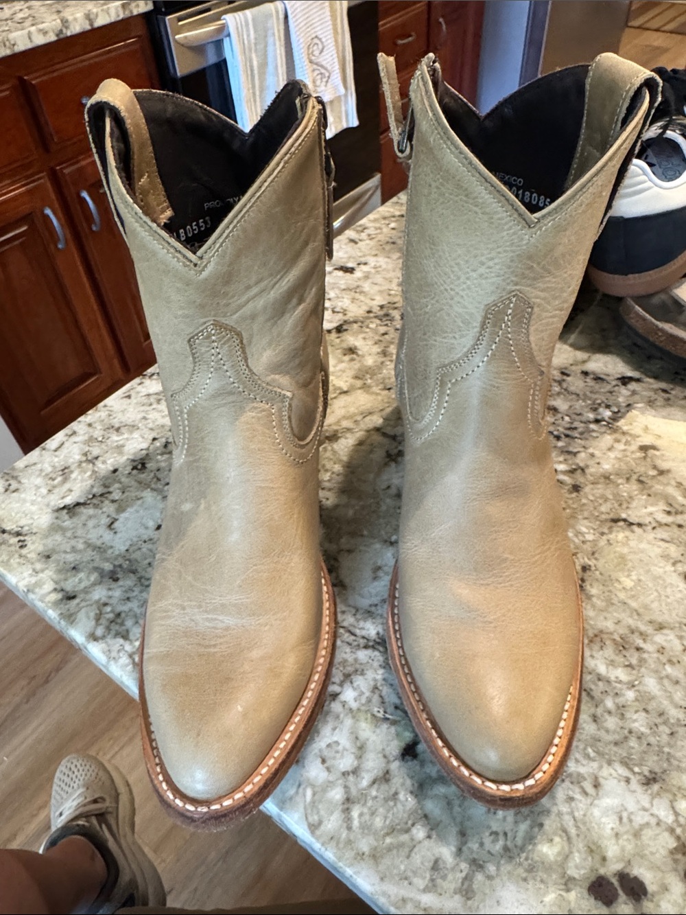 Women’s Lane Short Western Boot - Tan Leather - Picture 2 of 5